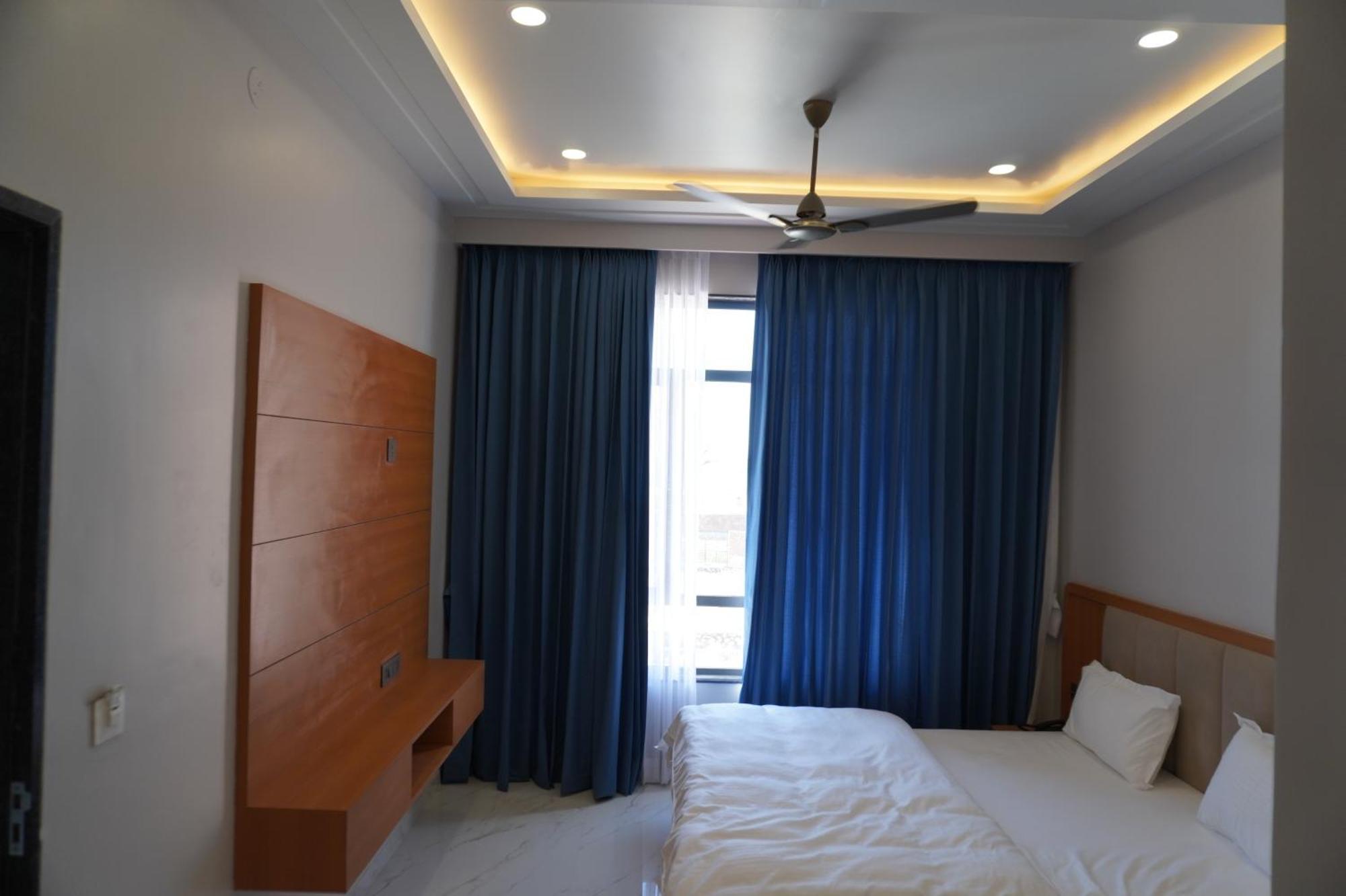 Hotel Heera Palace Khātu Exterior foto